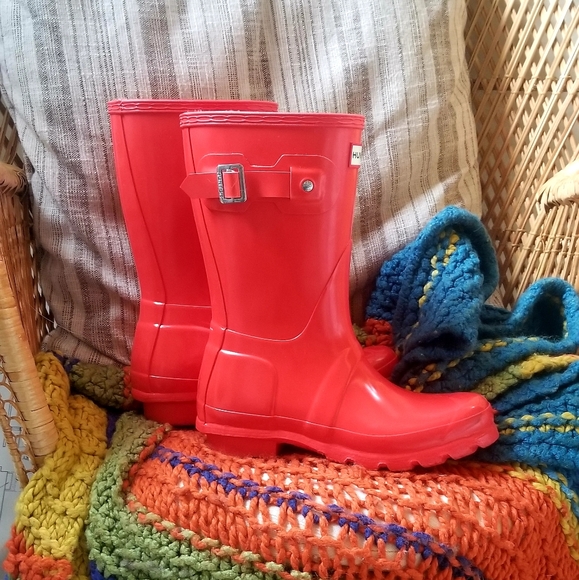 Fire Engine Red Hunter Mid-Calf Gloss Rain Boots - Picture 4 of 6